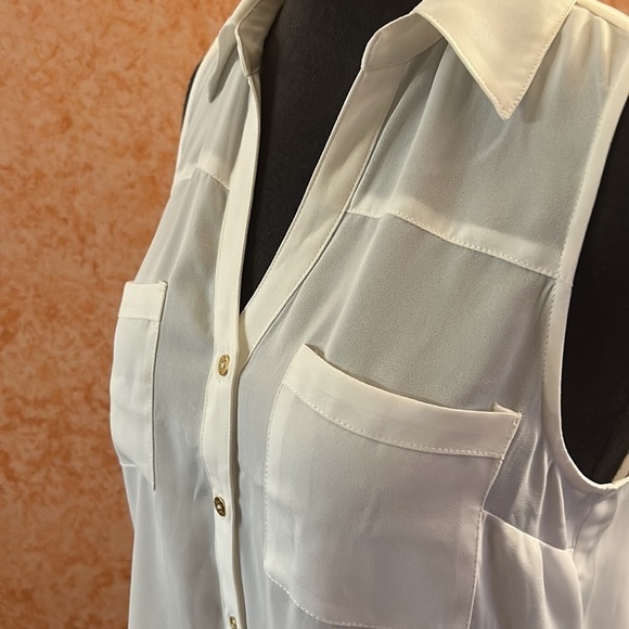 GUESS Sleeveless White Sheer Blouse size Small - Picture 3 of 7